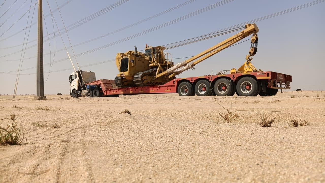 صورة توضيحية لخدمة نقل المصانع والمعدات الصناعية في النقل الثقيل صورة توضيحية لخدمة نقل المصانع والمعدات الصناعية في النقل الثقيل